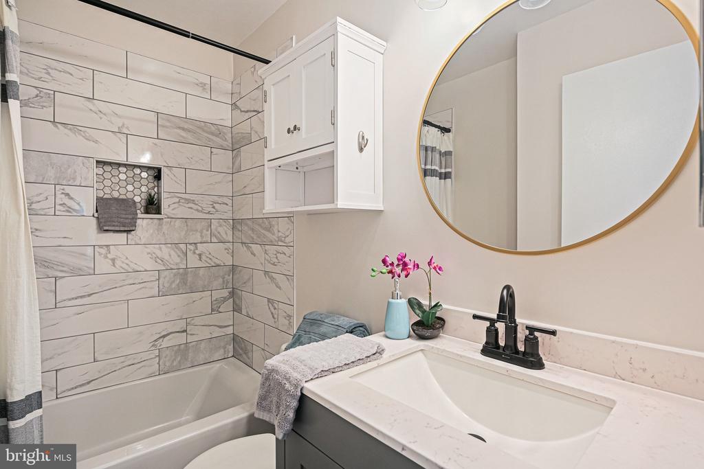 9565 WHITE PILLAR TERRACE