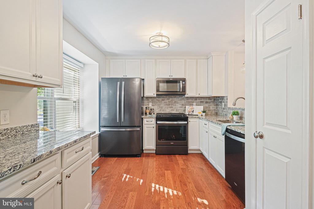 9565 WHITE PILLAR TERRACE