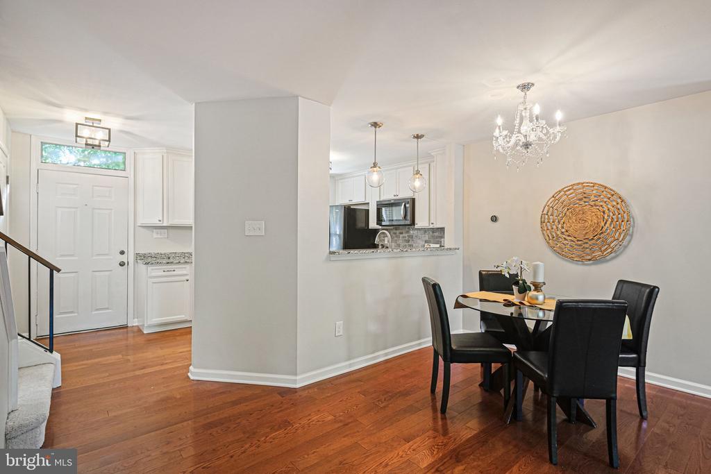 9565 WHITE PILLAR TERRACE