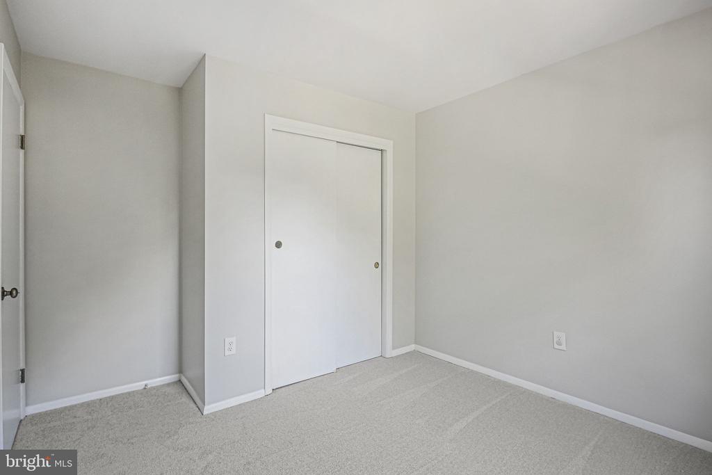 9565 WHITE PILLAR TERRACE