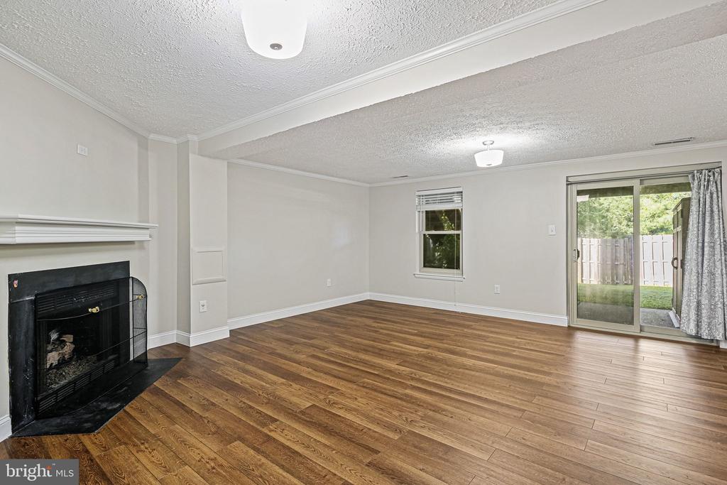 9565 WHITE PILLAR TERRACE