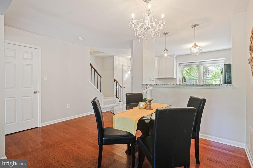 9565 WHITE PILLAR TERRACE