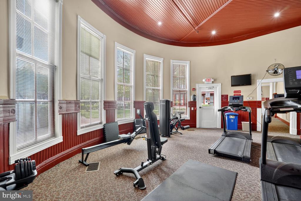 2701 HUME DRIVE Unit: 900