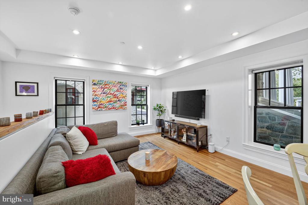 2701 HUME DRIVE Unit: 900