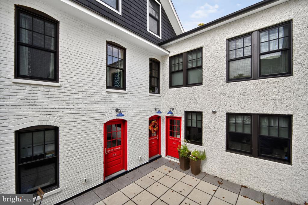 2701 HUME DRIVE Unit: 900