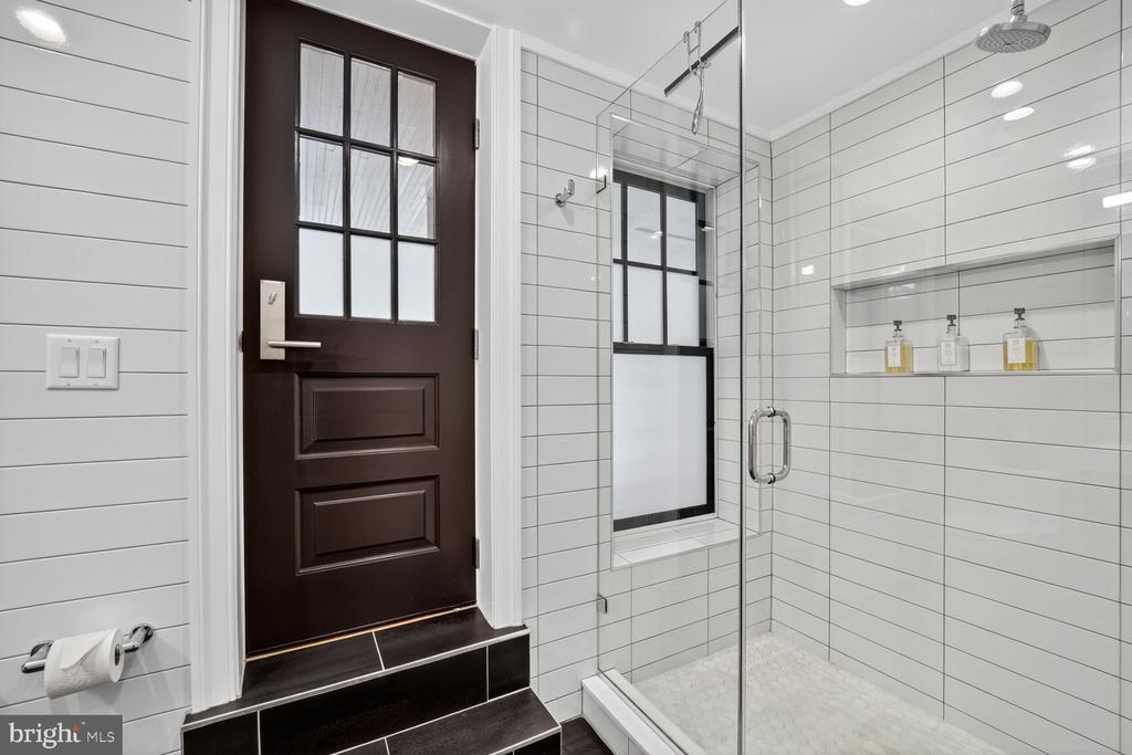 2701 HUME DRIVE Unit: 900