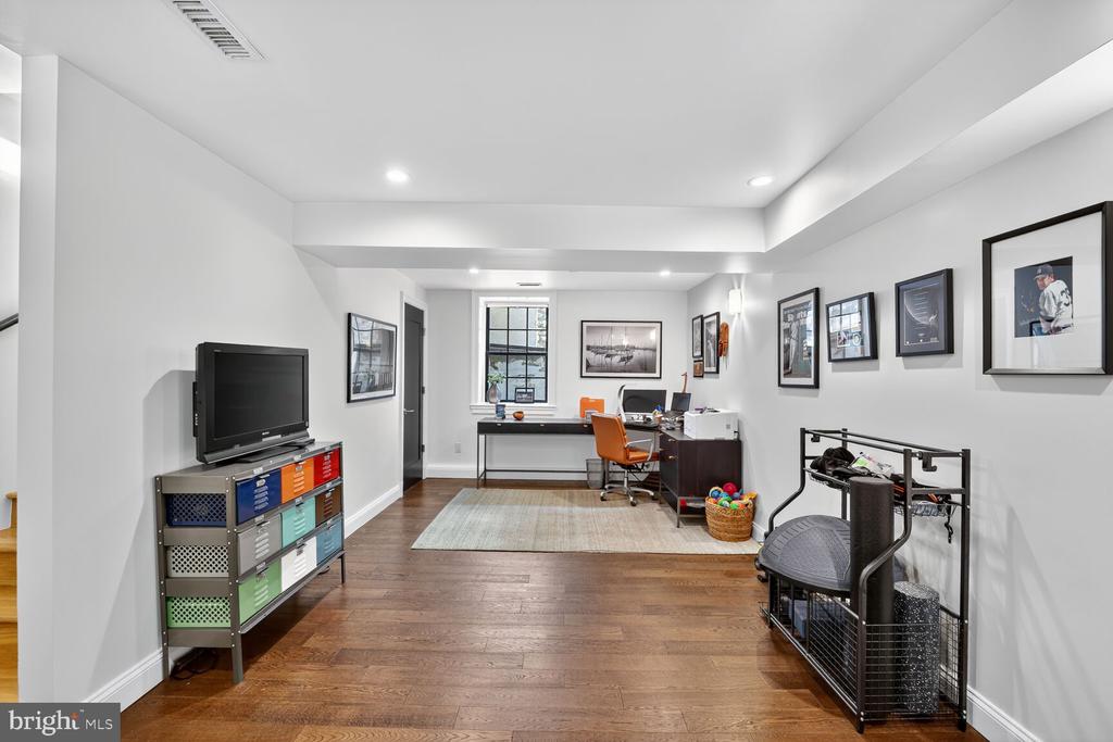 2701 HUME DRIVE Unit: 900