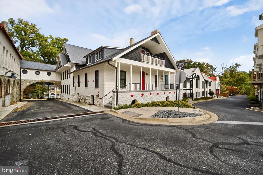 2701 HUME DRIVE Unit: 900