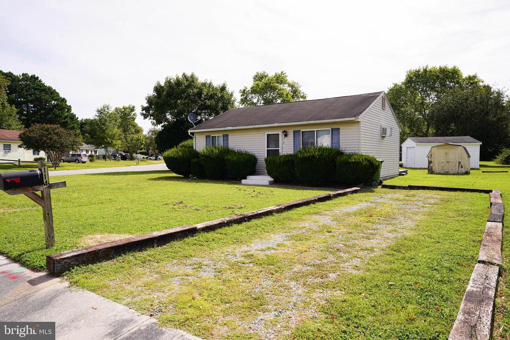 114 HALSEY DRIVE