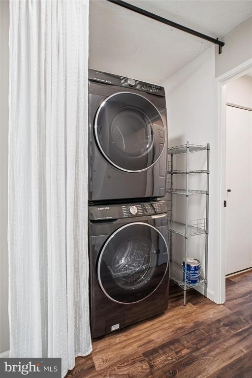 203 YOAKUM PARKWAY Unit: 1002