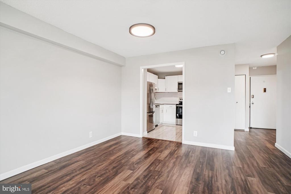 203 YOAKUM PARKWAY Unit: 1002