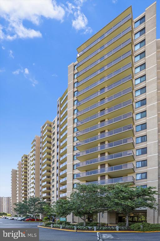 203 YOAKUM PARKWAY Unit: 1002