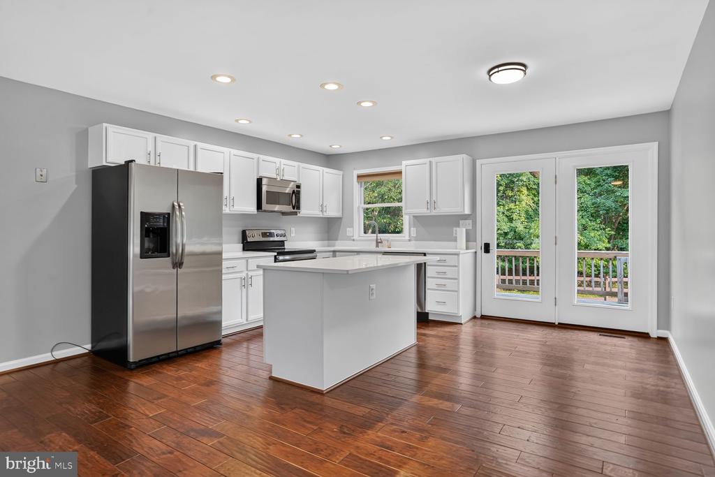 9427 BEALE LANE
