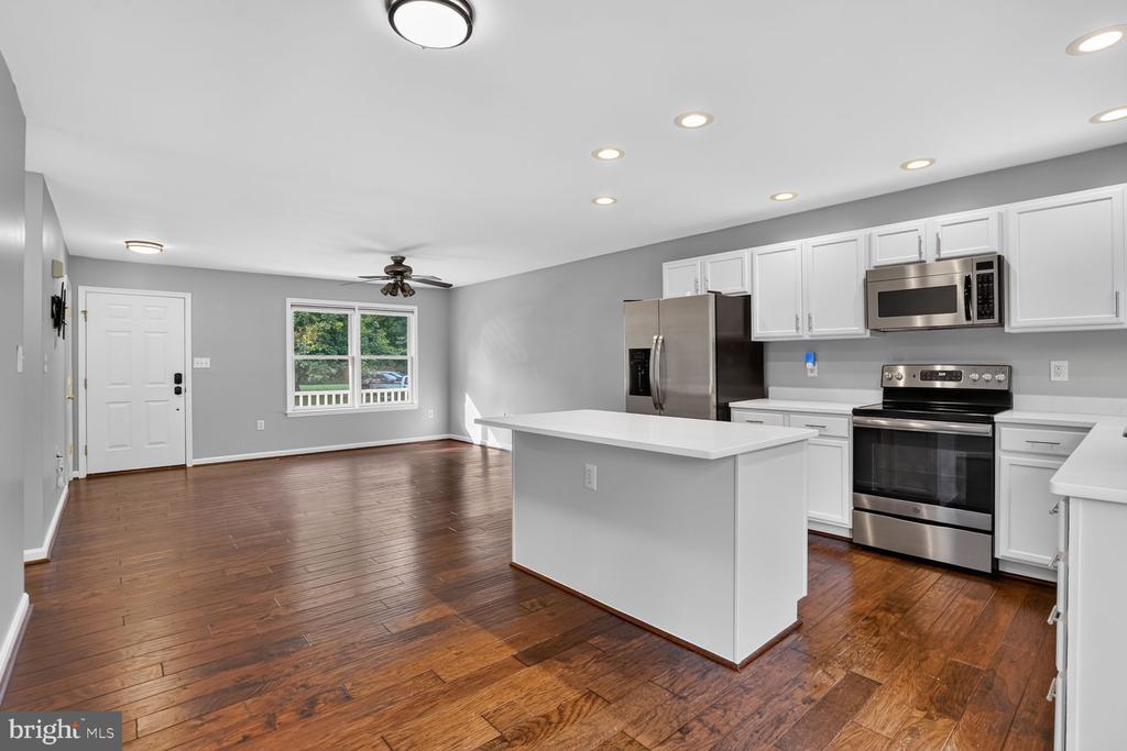 9427 BEALE LANE