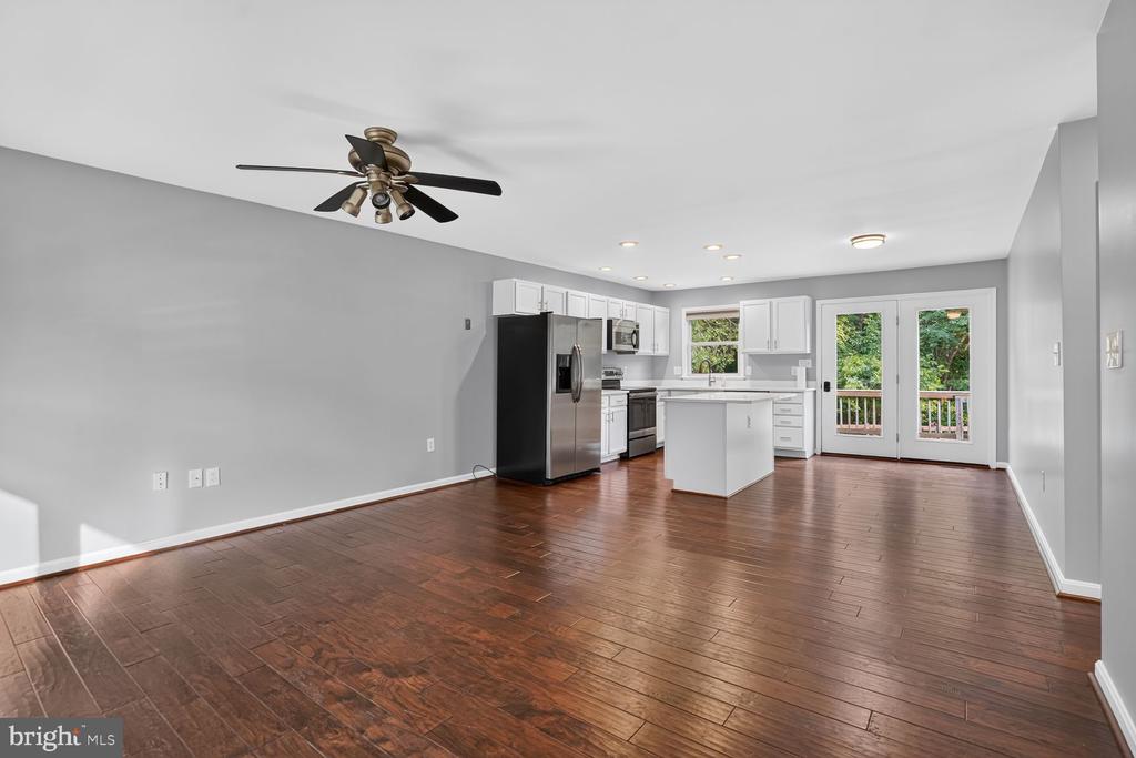 9427 BEALE LANE