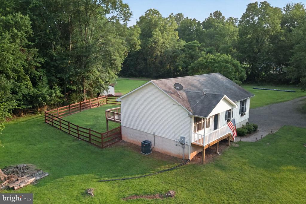 9427 BEALE LANE