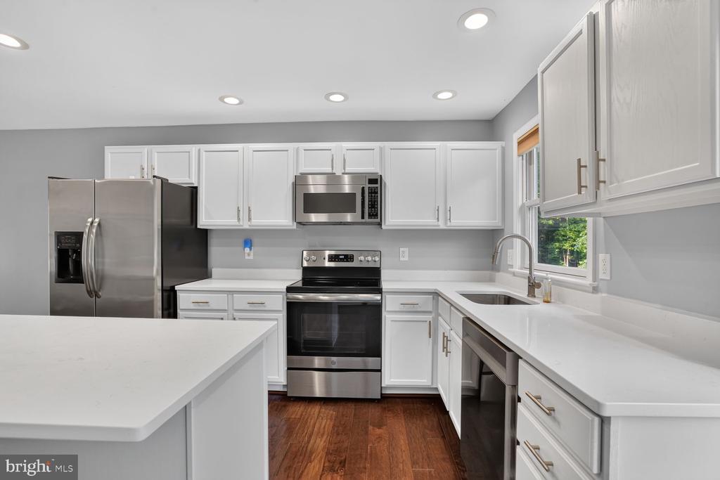 9427 BEALE LANE