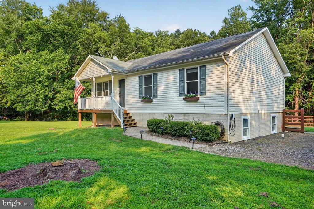 9427 BEALE LANE