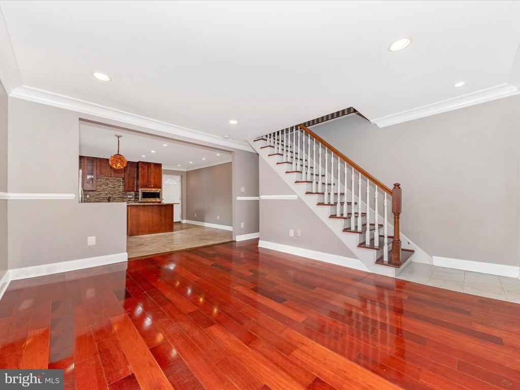 4704 GLOUCESTER ROAD