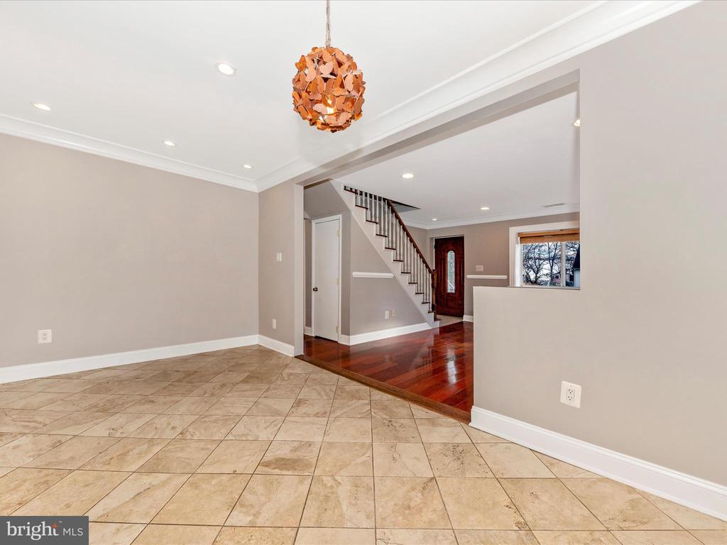 4704 GLOUCESTER ROAD