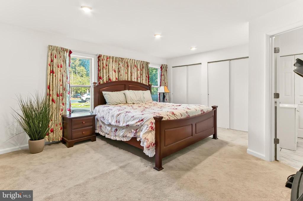 2301 ROSEDOWN DRIVE