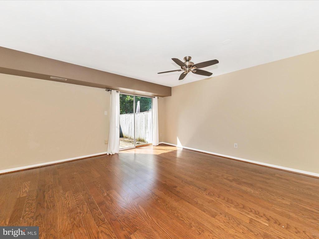 231 COVENTRY SQUARE Unit: 231