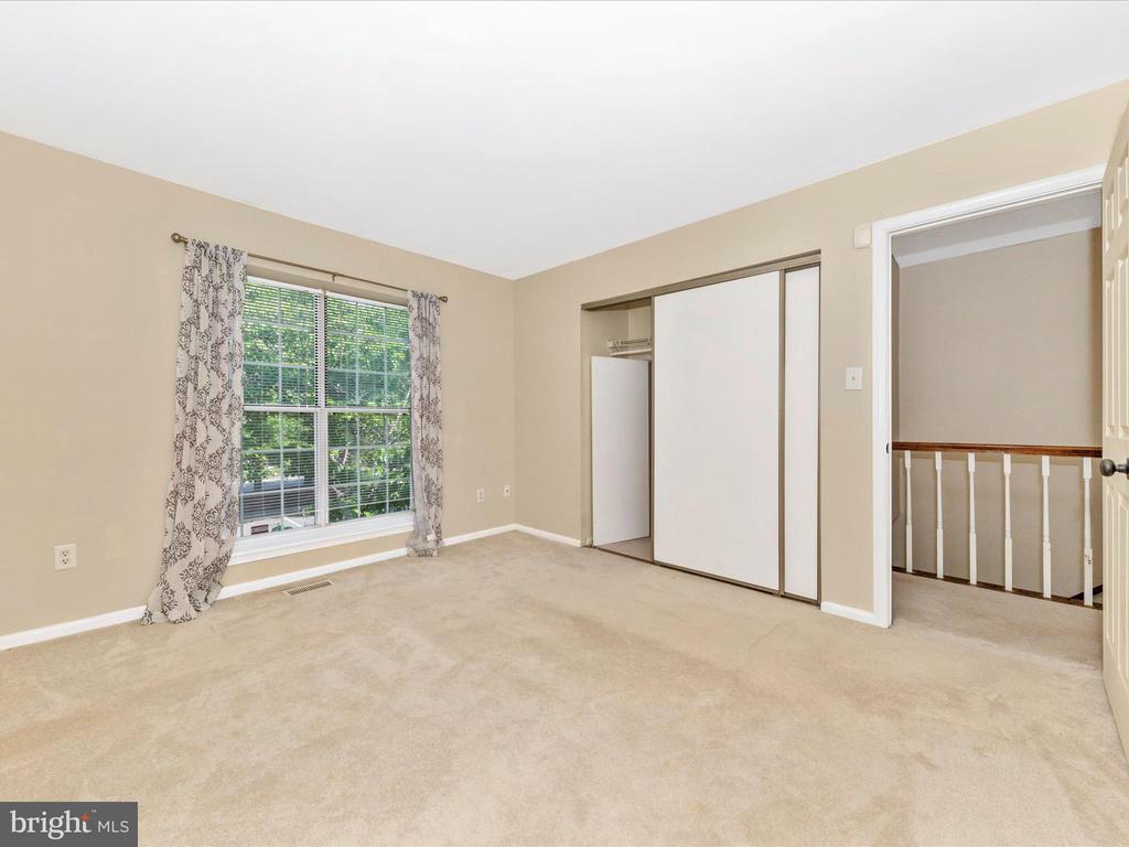 231 COVENTRY SQUARE Unit: 231