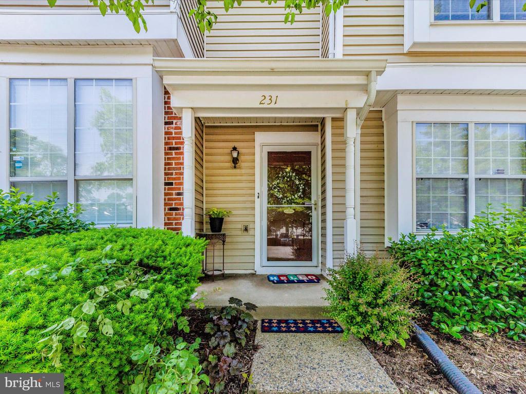 231 COVENTRY SQUARE Unit: 231