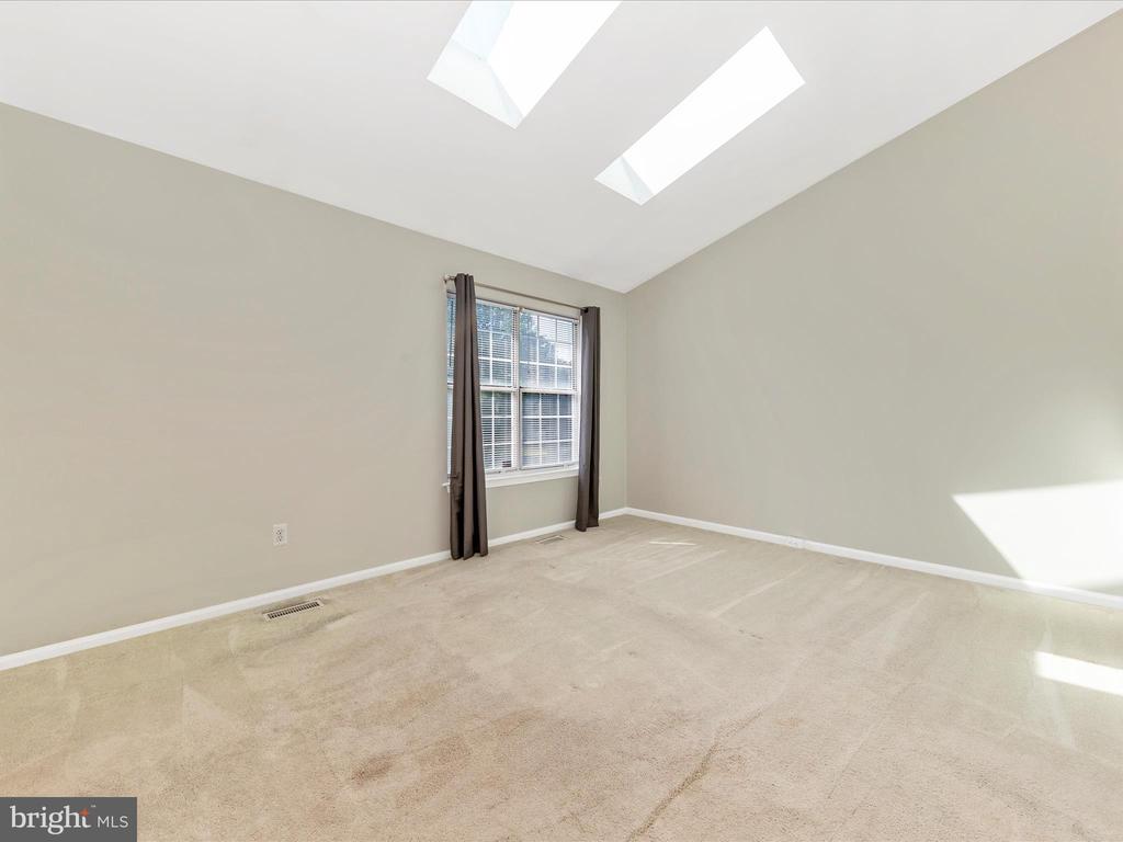 231 COVENTRY SQUARE Unit: 231
