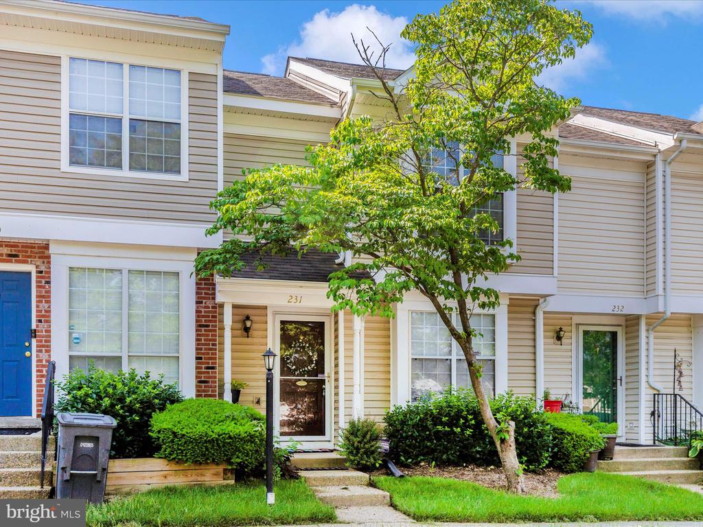 231 COVENTRY SQUARE Unit: 231