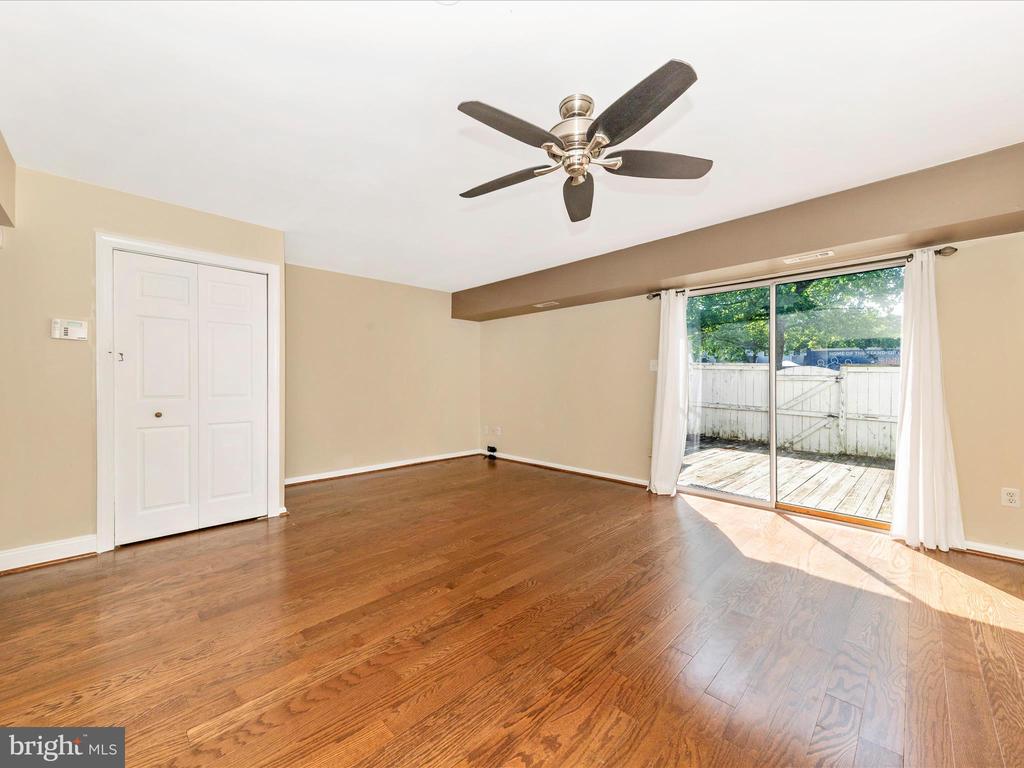 231 COVENTRY SQUARE Unit: 231