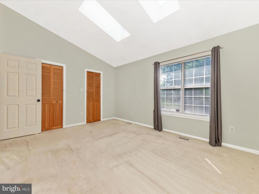 231 COVENTRY SQUARE Unit: 231