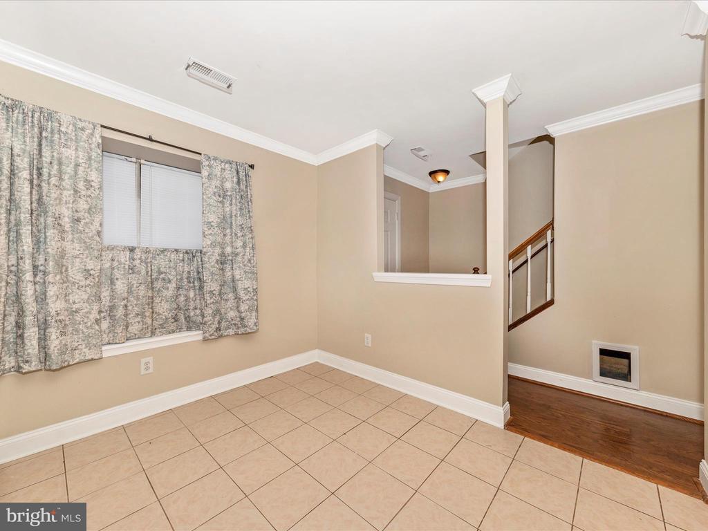231 COVENTRY SQUARE Unit: 231