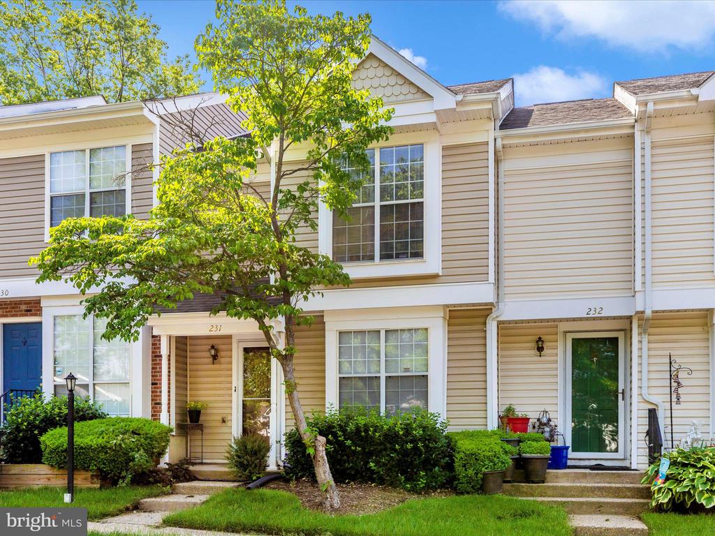 231 COVENTRY SQUARE Unit: 231