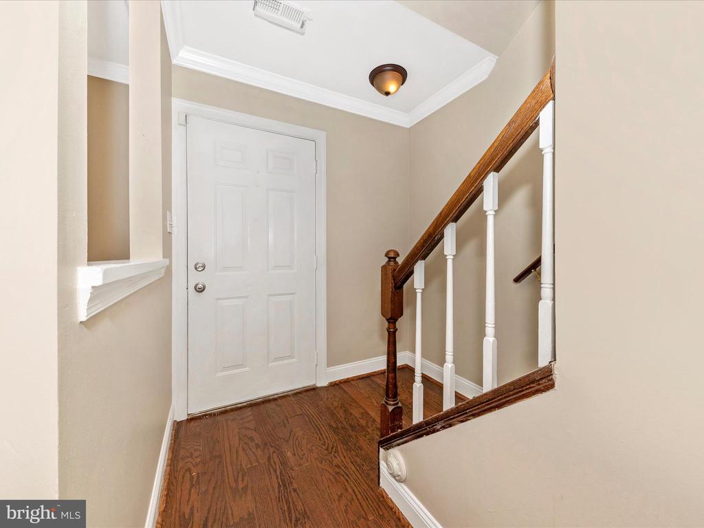 231 COVENTRY SQUARE Unit: 231