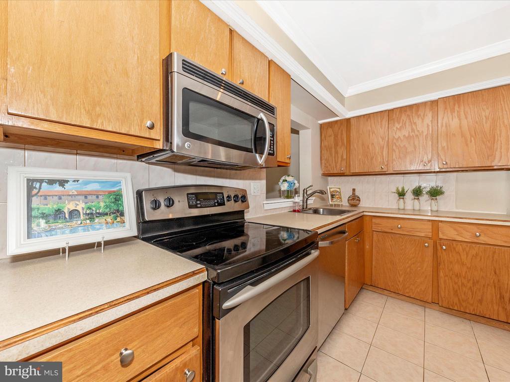 231 COVENTRY SQUARE Unit: 231