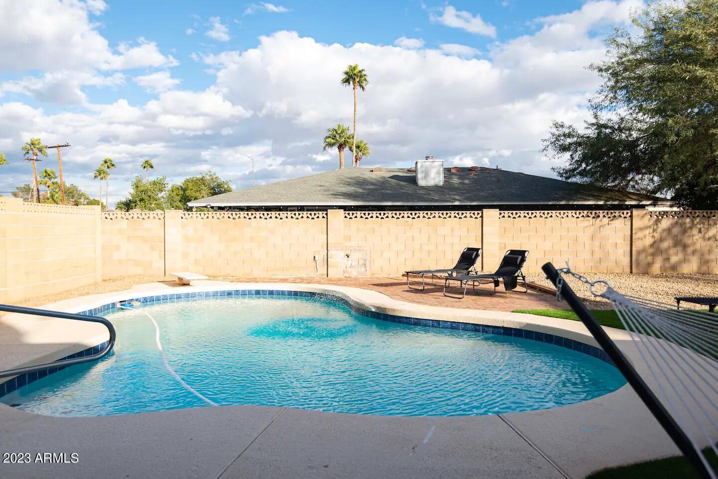 1759 N SPRING Circle