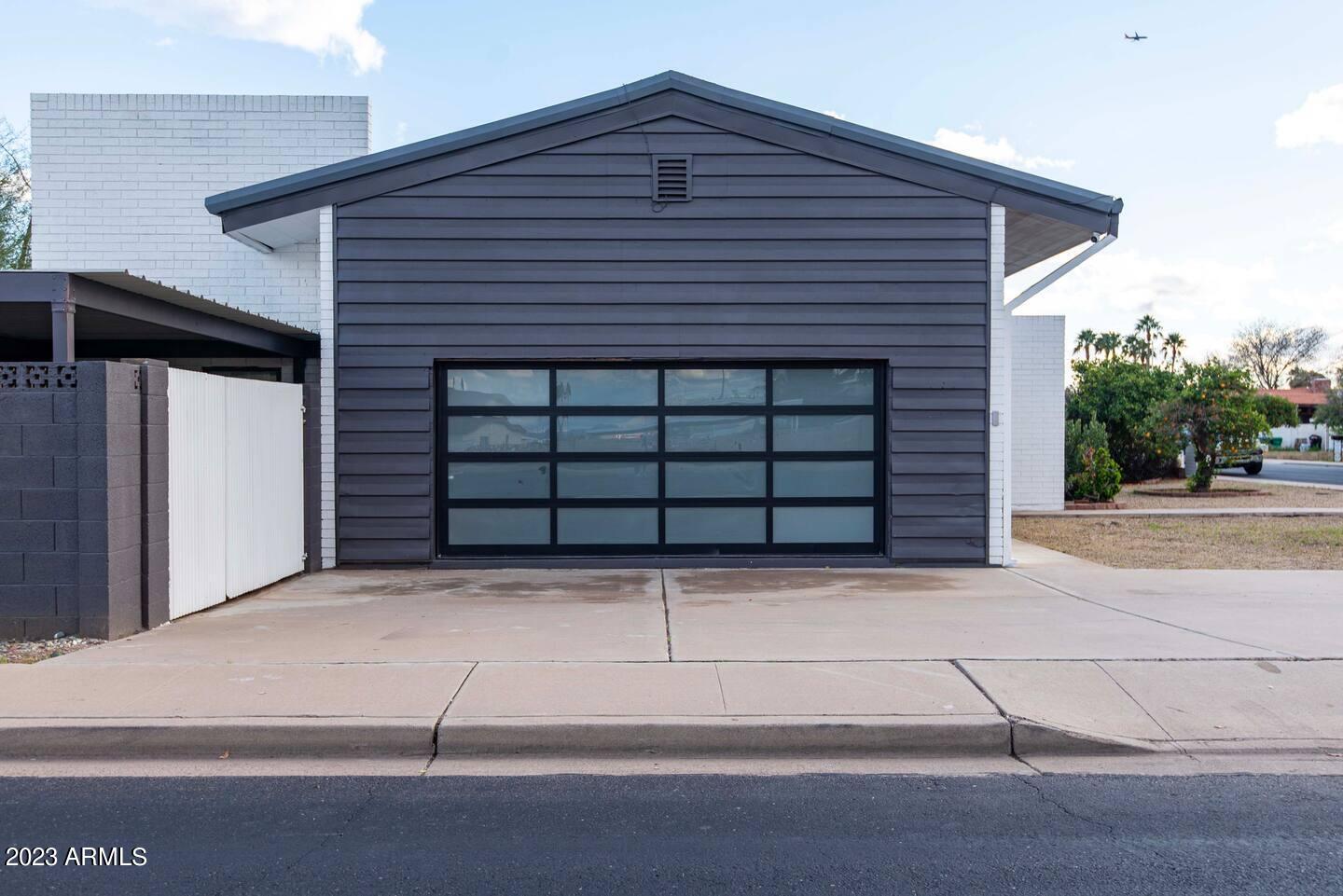 1759 N SPRING Circle