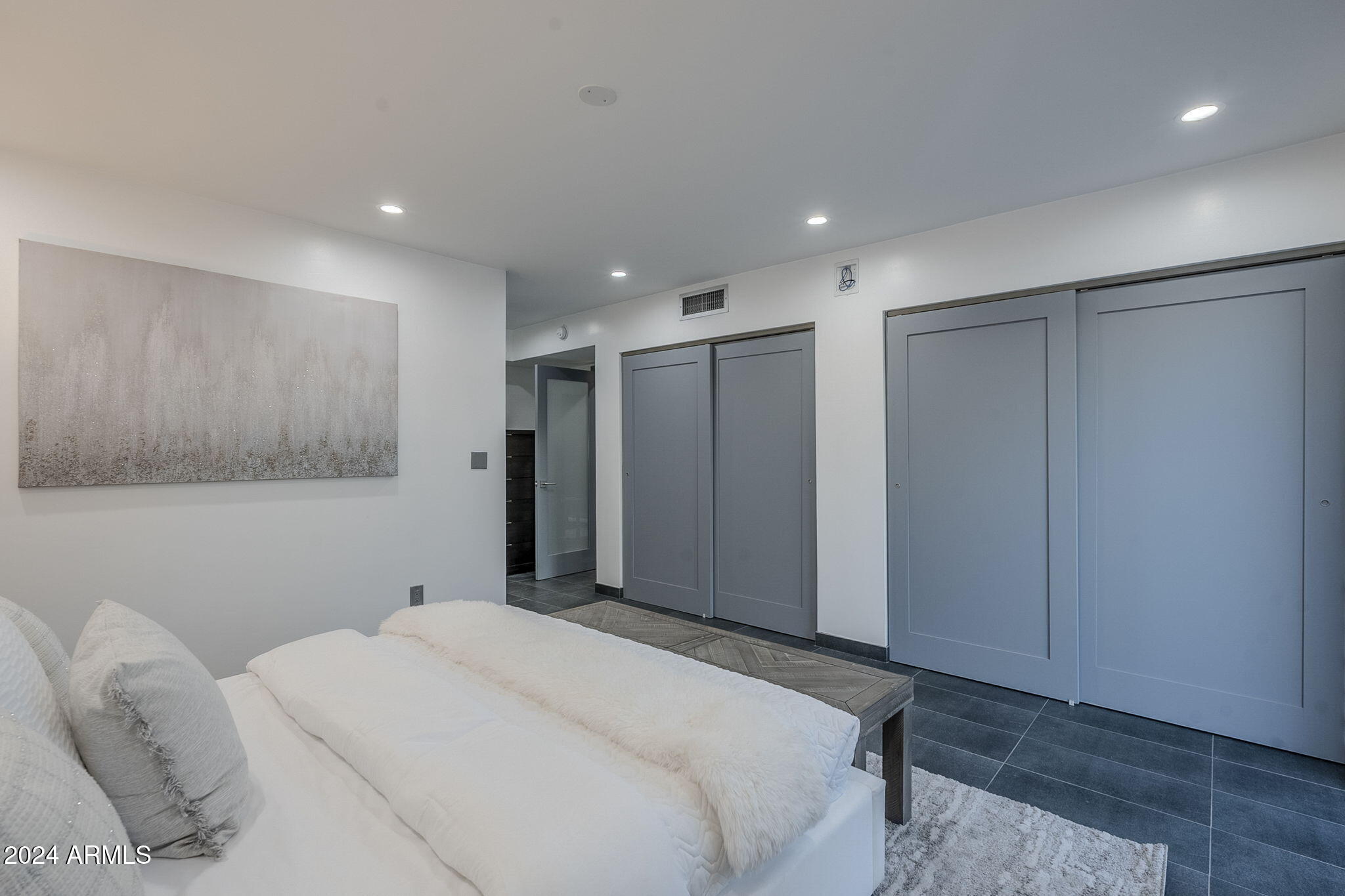 6708 E Juniper Avenue