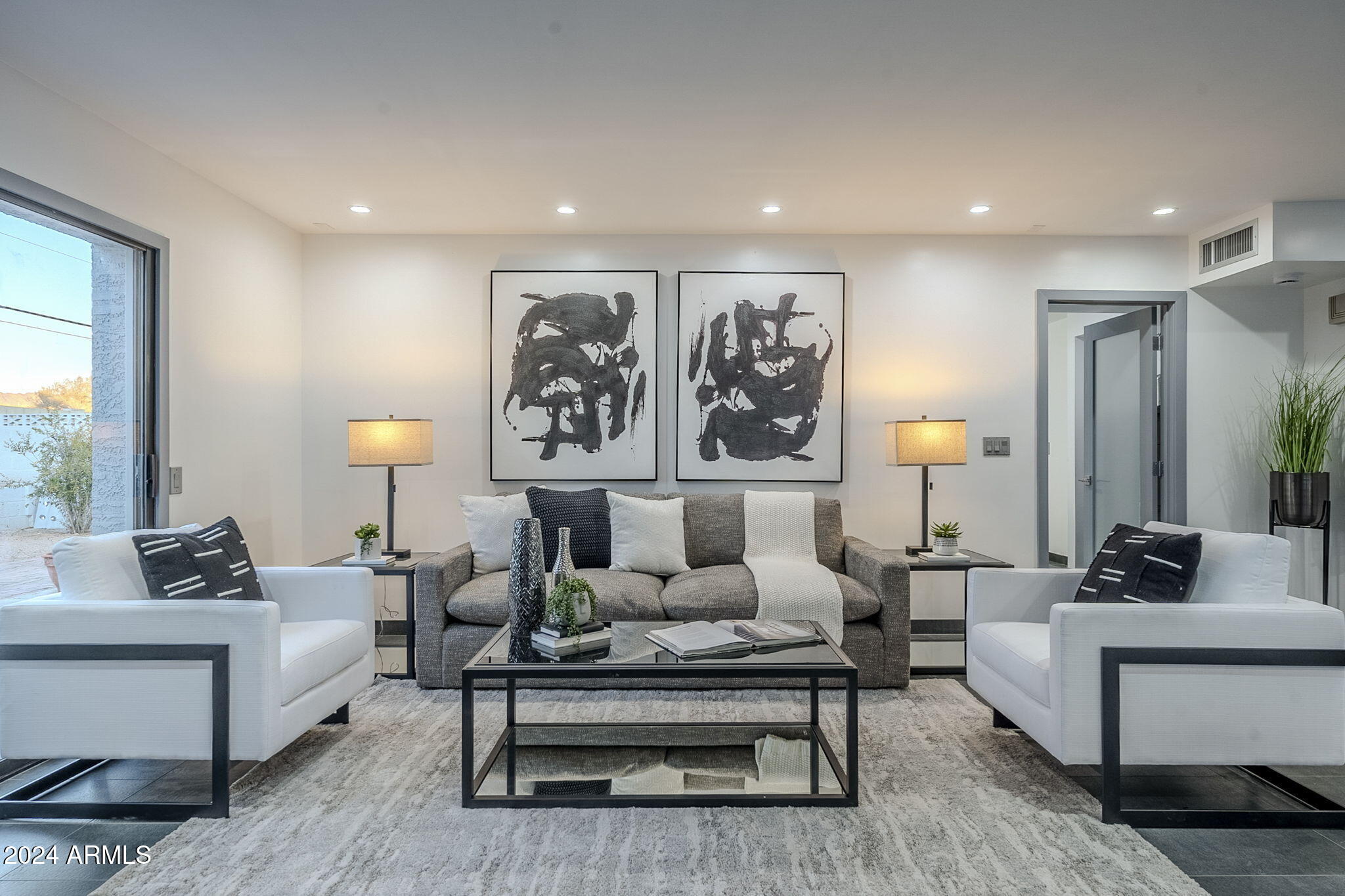 6708 E Juniper Avenue