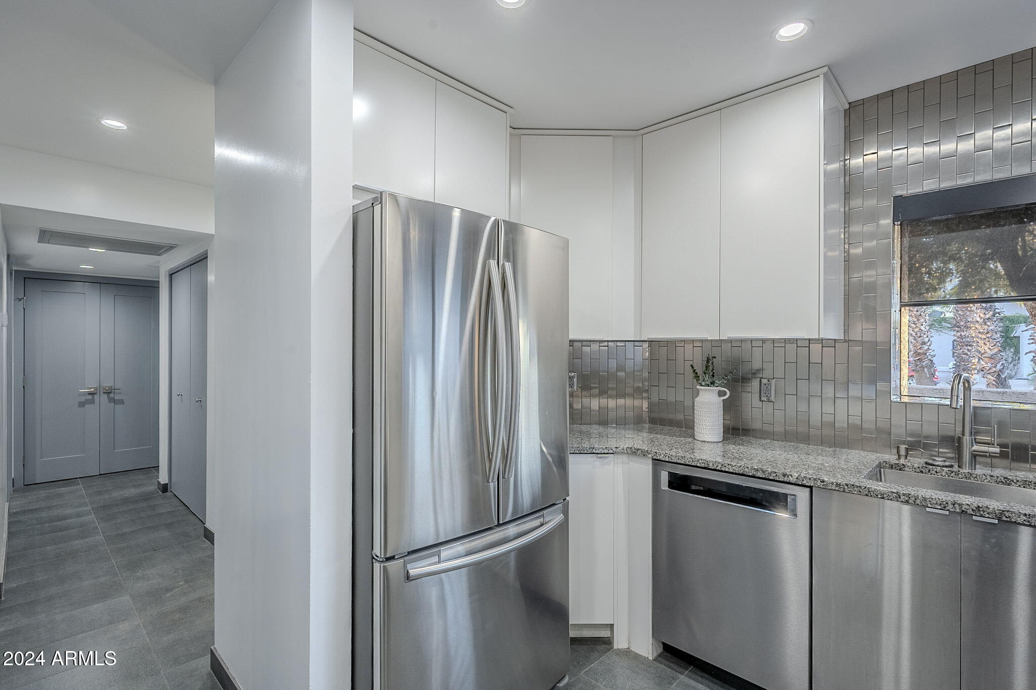 6708 E Juniper Avenue