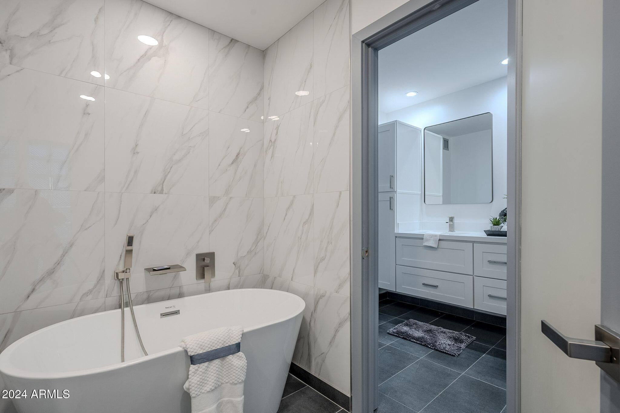 6708 E Juniper Avenue