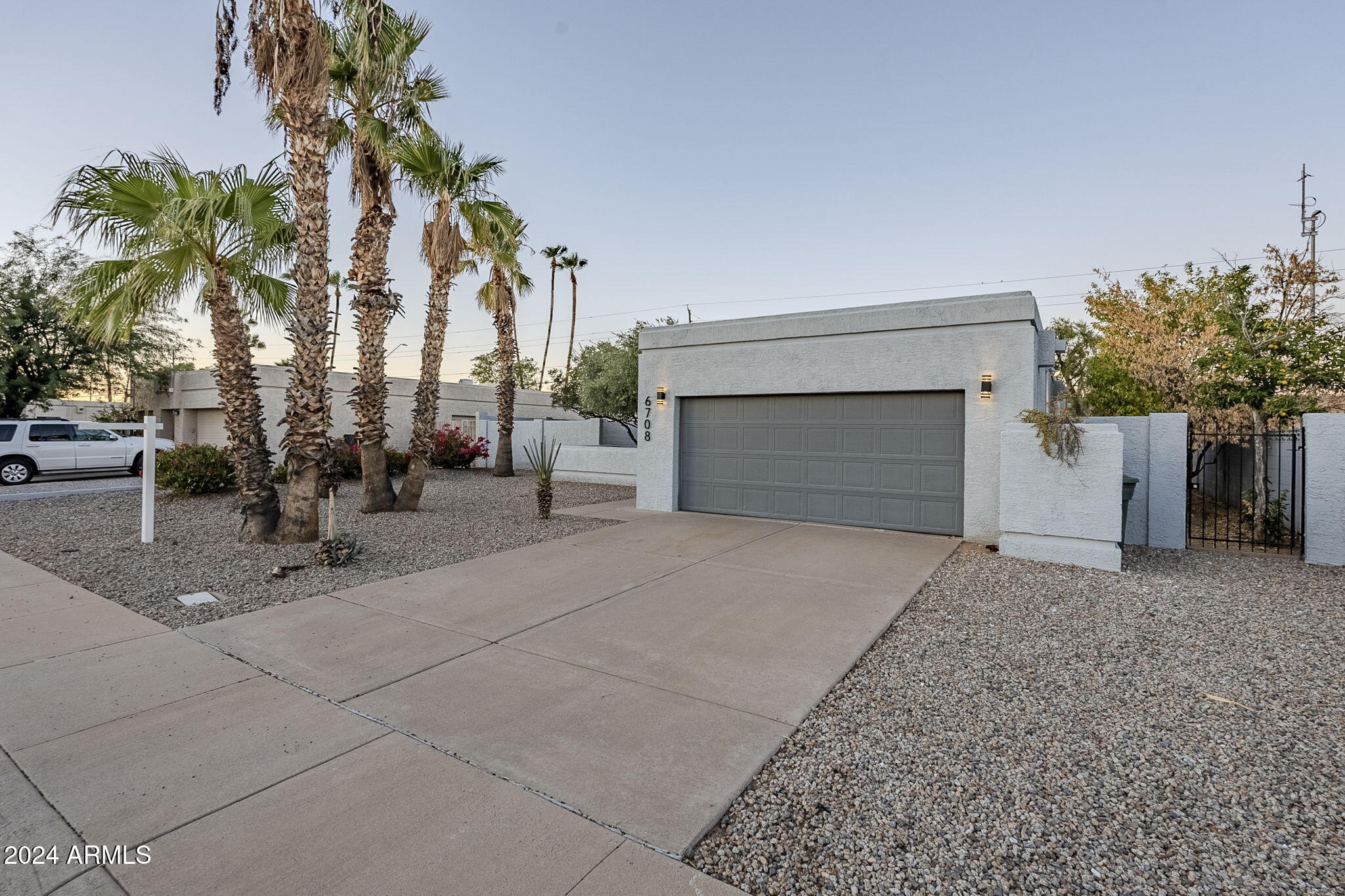 6708 E Juniper Avenue