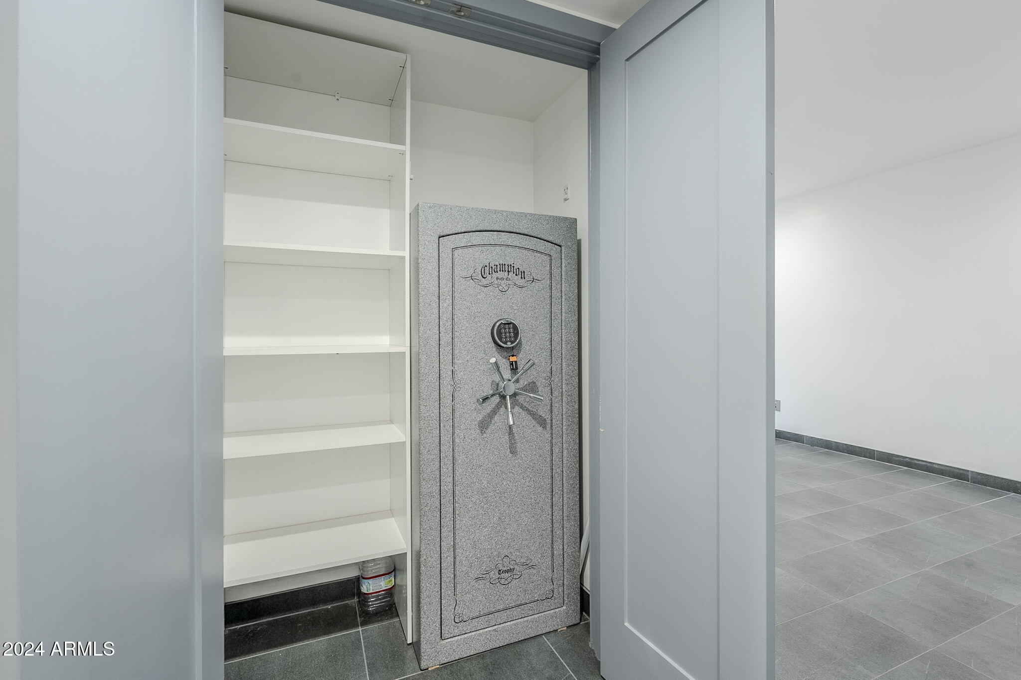 6708 E Juniper Avenue