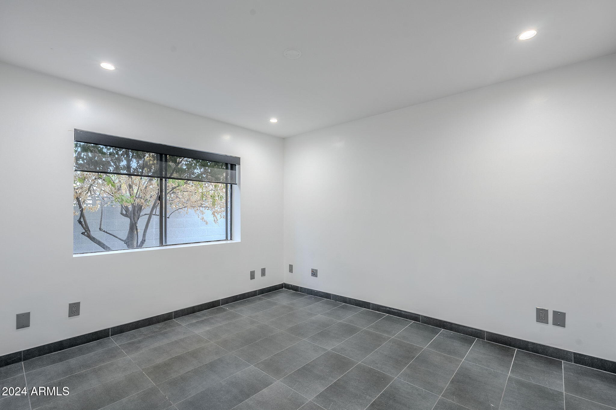 6708 E Juniper Avenue