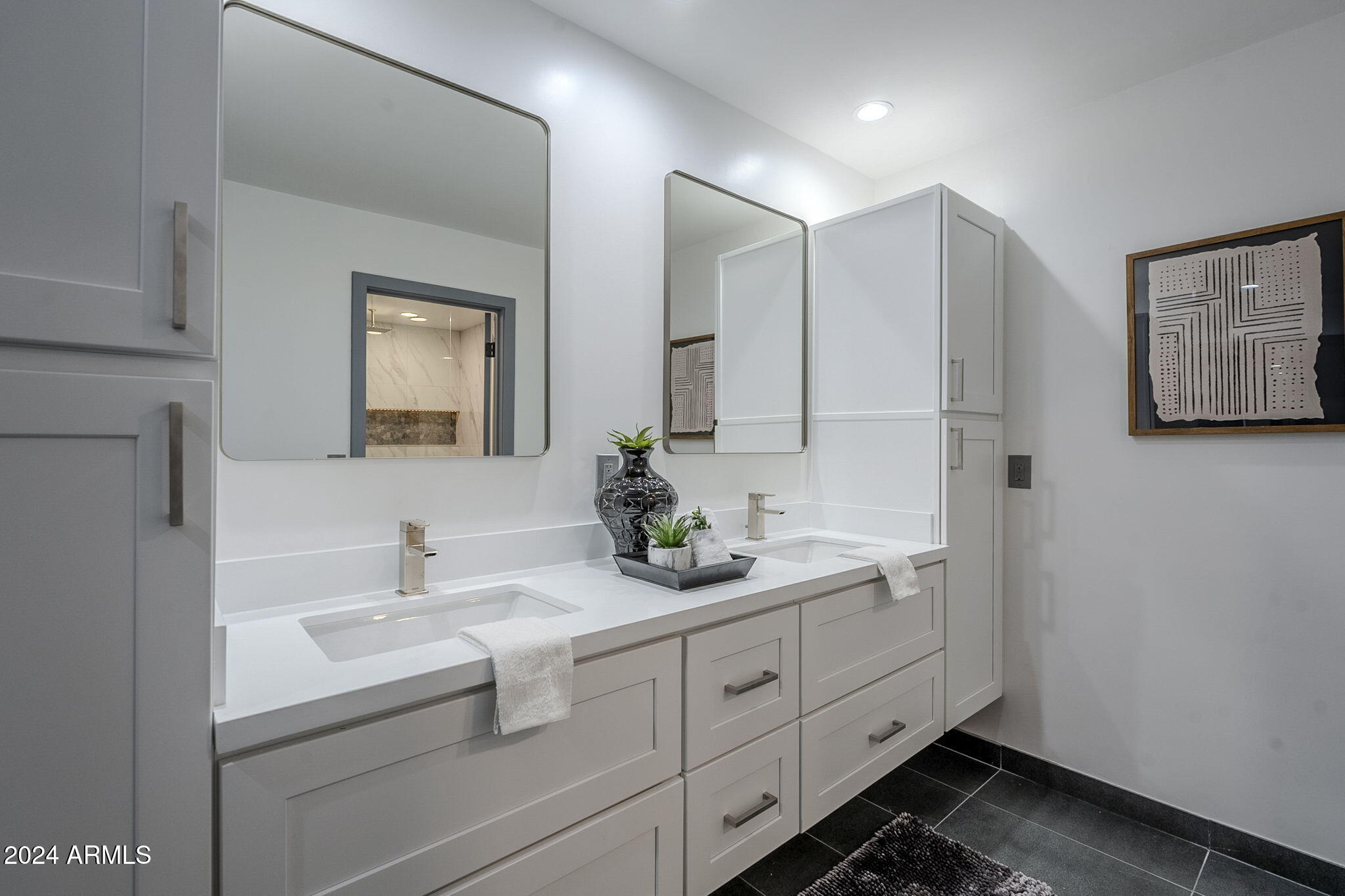 6708 E Juniper Avenue