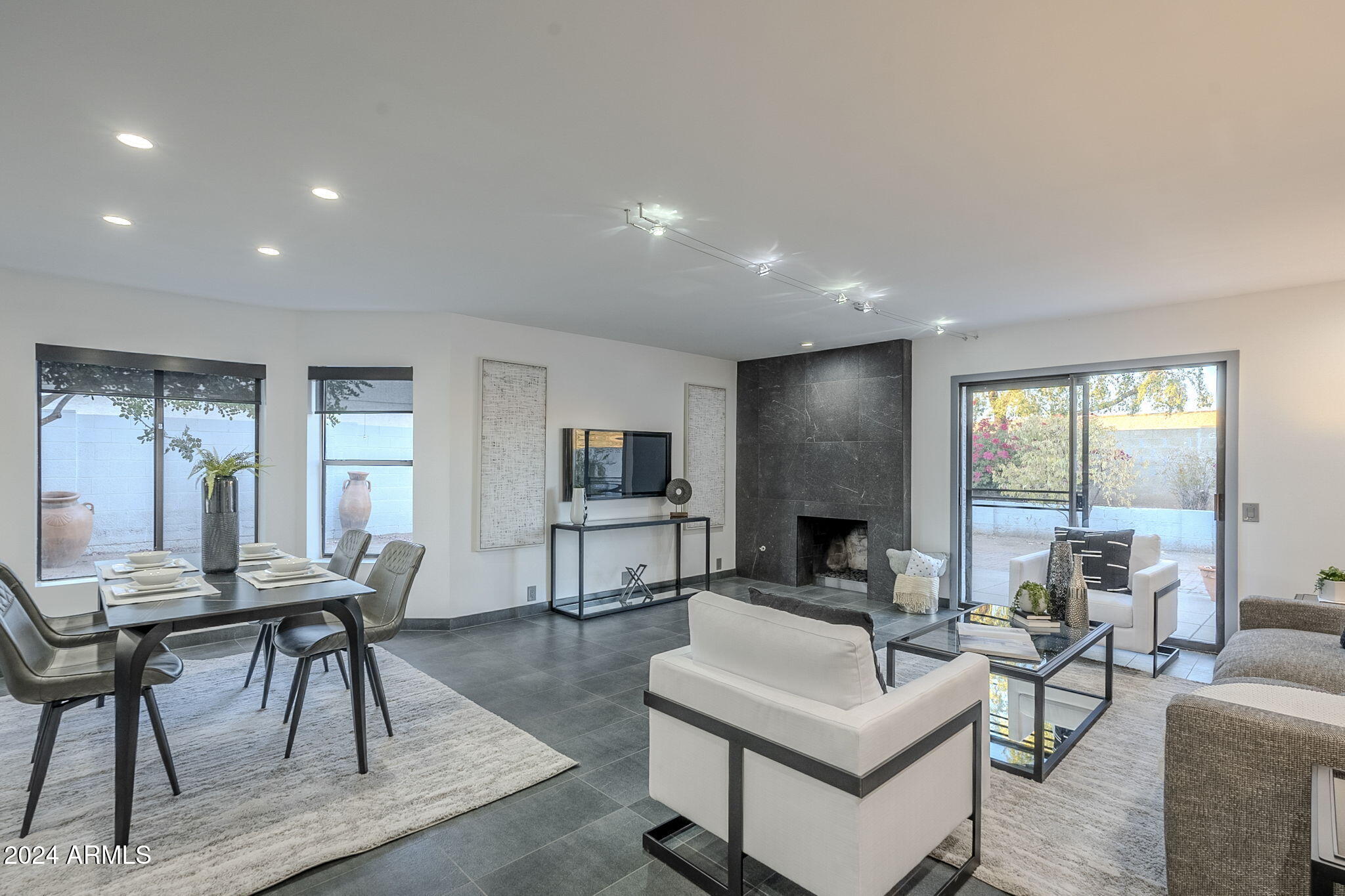 6708 E Juniper Avenue