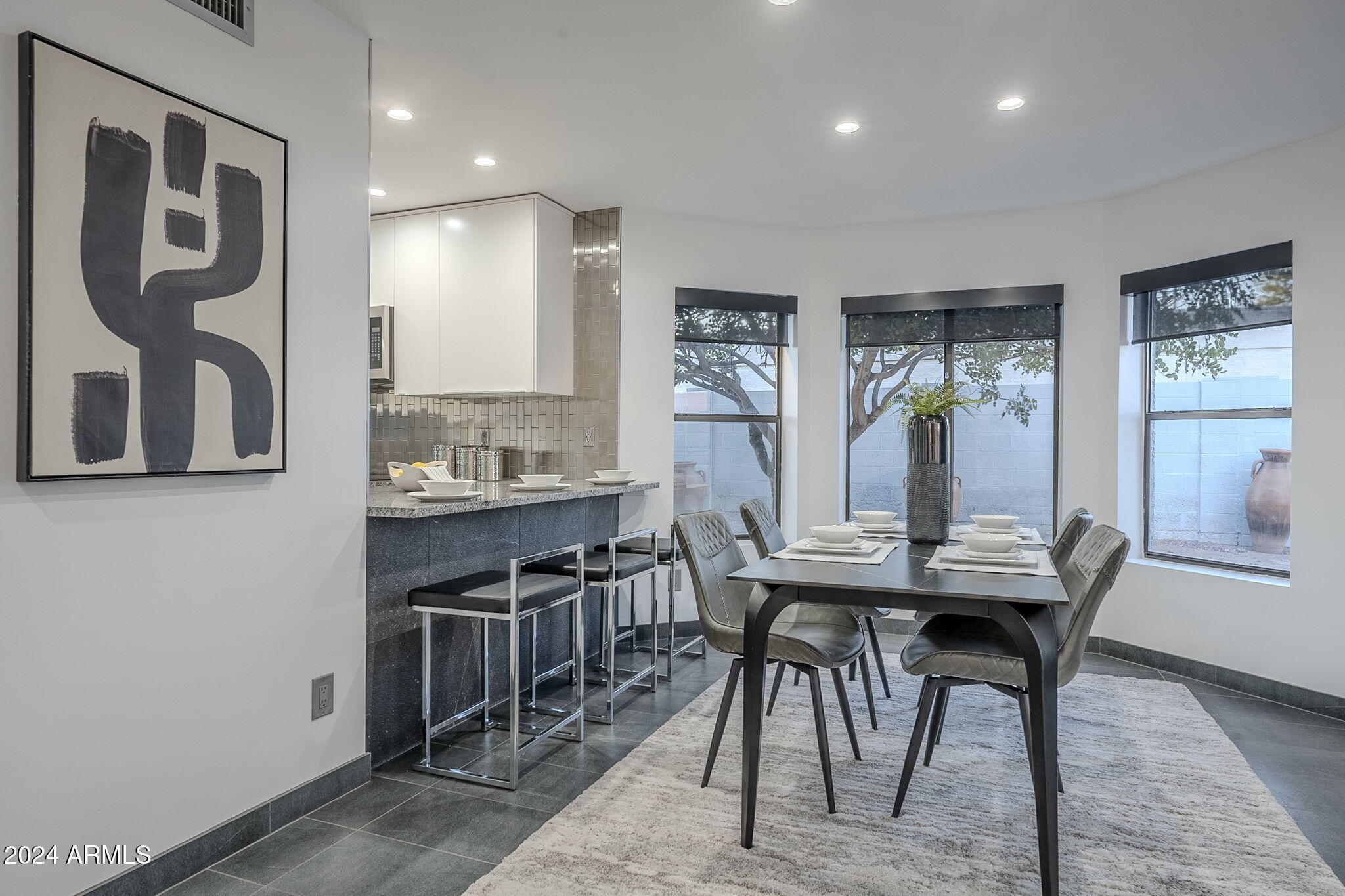 6708 E Juniper Avenue