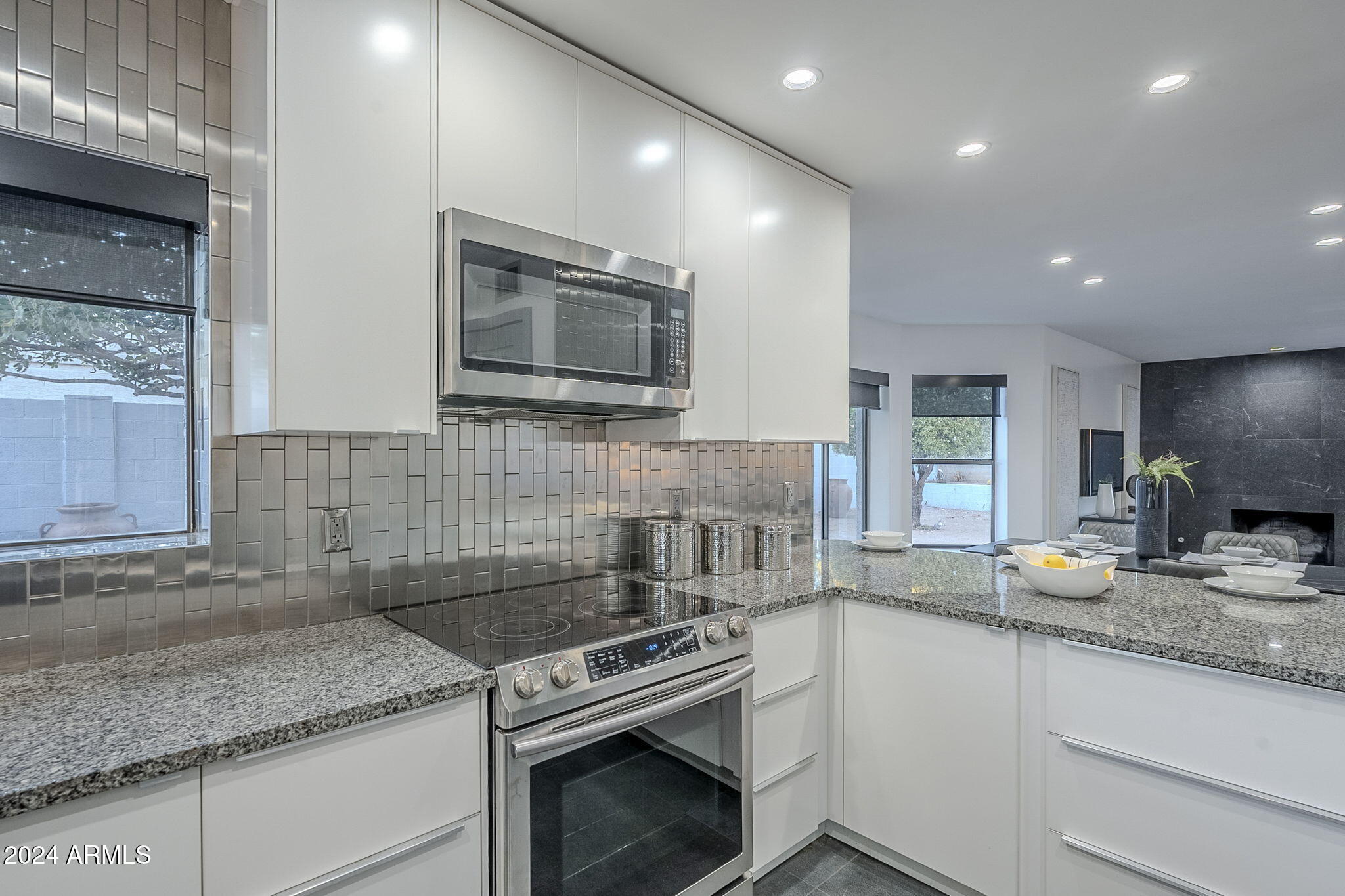 6708 E Juniper Avenue