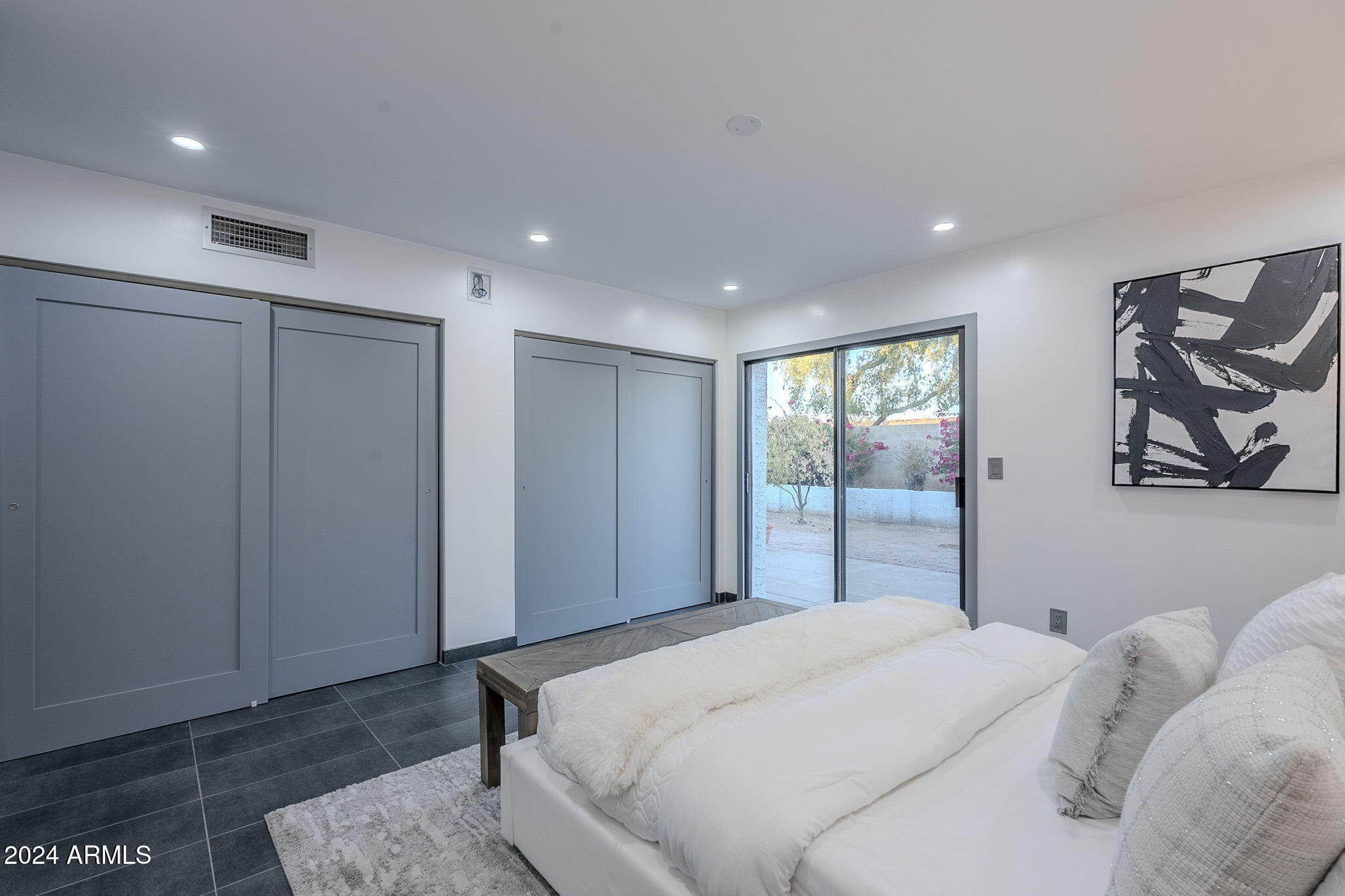 6708 E Juniper Avenue